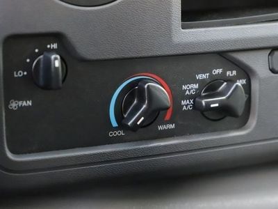 2025 Ford E-350SD - Photo 16
