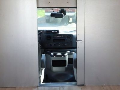 2025 Ford E-350SD - Photo 9