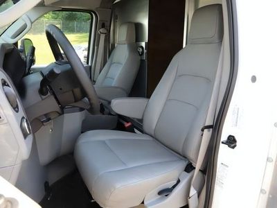 2025 Ford E-350SD - Photo 5