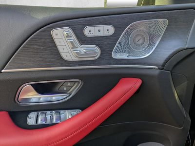 2026 Mercedes-Benz GLE 450 - Photo 4
