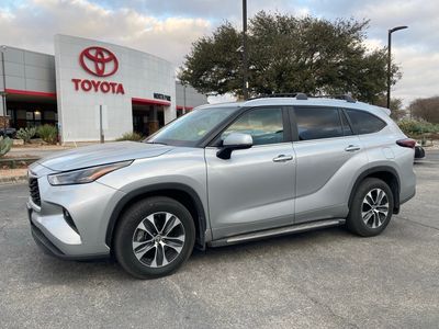 2024 Toyota Highlander - Photo 1