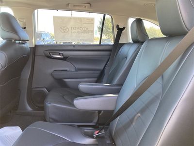 2026 Toyota Highlander - Photo 3