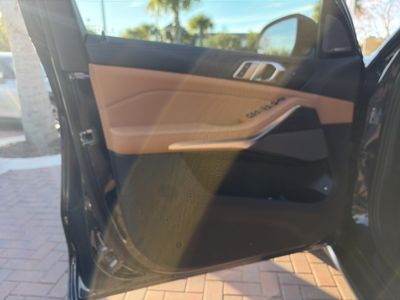 2026 BMW X5 xDrive50e — photo 11 view