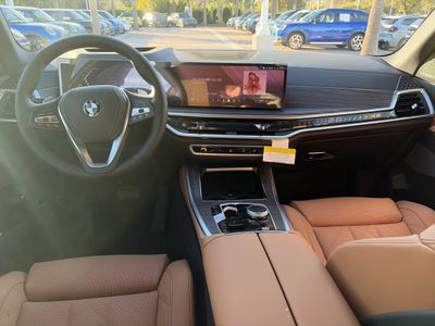 2026 BMW X5 xDrive50e — photo 13 view