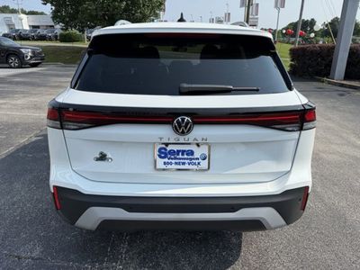2025 Volkswagen Tiguan - Photo 3