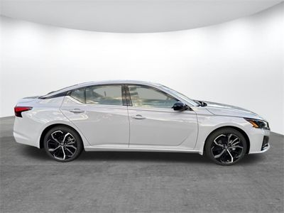 2025 Nissan Altima - Photo 2