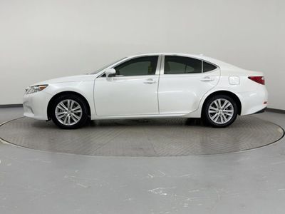 2014 Lexus ES 350 Sedan - Photo 2