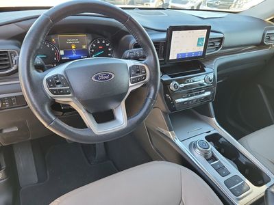 2023 Ford Explorer - Photo 2