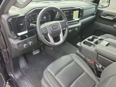 2025 GMC Sierra 1500 - Photo 2