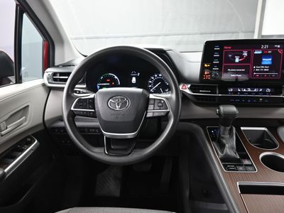 2021 Toyota Sienna LE 8 Passenger Van - Photo 12