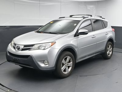 2013 Toyota RAV4 XLE SUV - Photo 2