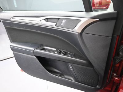 2019 Ford Fusion Hybrid SE Sedan - Photo 13