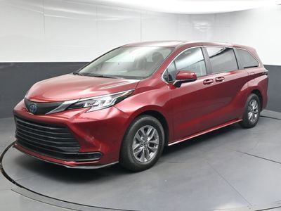 2021 Toyota Sienna LE 8 Passenger Van - Photo 1