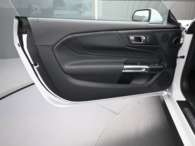 2025 Ford Mustang Coupe - Photo 14