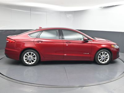 2019 Ford Fusion Hybrid SE Sedan - Photo 8