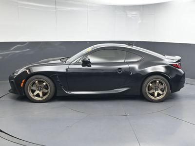 2022 Toyota GR86 Base Coupe — photo 7 view