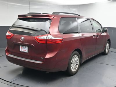 2017 Toyota Sienna XLE 8 Passenger Van Passenger Van - Photo 5