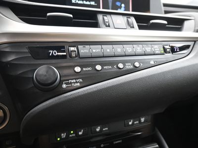 2019 Lexus ES 350 Sedan - Photo 13