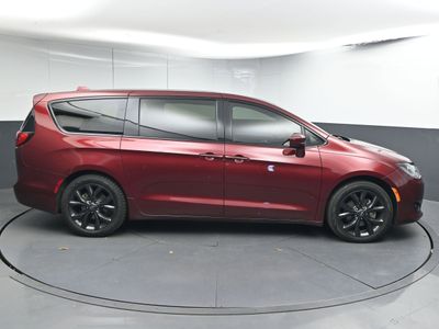2018 Chrysler Pacifica Touring Plus Van - Photo 8