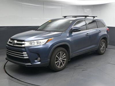 2019 Toyota Highlander XLE V6 SUV — side profile view
