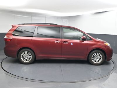 2017 Toyota Sienna XLE 8 Passenger Van Passenger Van - Photo 8