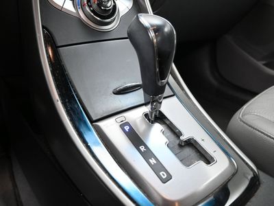 2013 Hyundai Elantra Limited w/PZEV Sedan - Photo 13