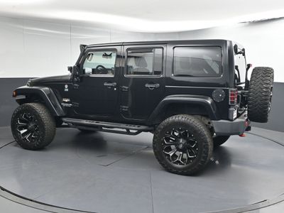 2012 Jeep Wrangler Unlimited Sahara SUV - Photo 4