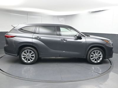 2023 Toyota Highlander L SUV - Photo 8