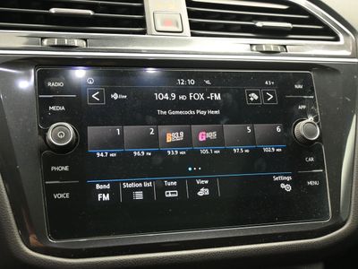 2018 Volkswagen Tiguan 2.0T SEL SUV - Photo 11