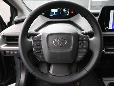 2025 Toyota Prius LE Hatchback — photo 10 view