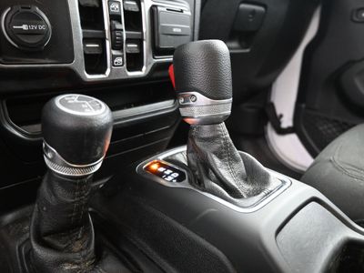 2020 Jeep Gladiator Sport Truck Crew Cab - Photo 15