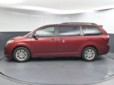 2017 Toyota Sienna XLE 8 Passenger Van Passenger Van - Photo 7