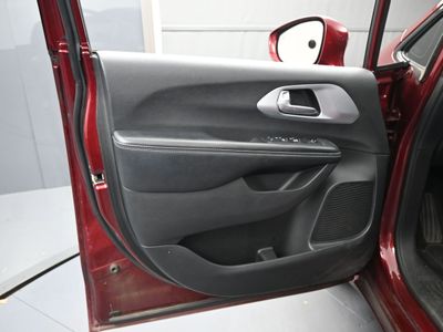 2018 Chrysler Pacifica Touring Plus Van - Photo 9