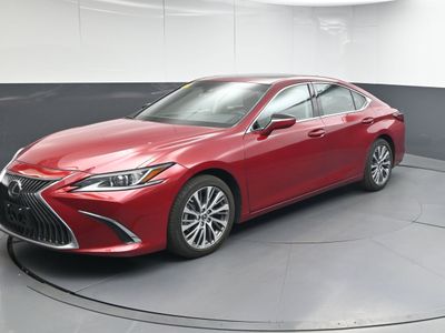 2019 Lexus ES 350 Sedan - Photo 2