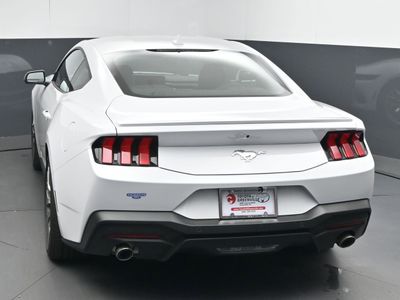 2025 Ford Mustang Coupe - Photo 6