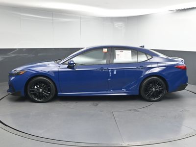 2025 Toyota Camry SE Sedan — photo 7 view