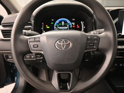 2025 Toyota Camry LE Sedan — photo 10 view