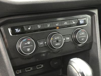 2018 Volkswagen Tiguan 2.0T SEL SUV - Photo 13