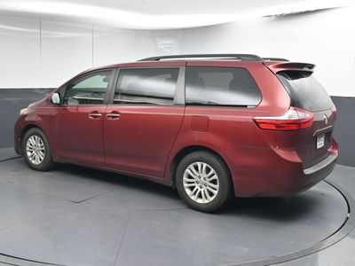 2017 Toyota Sienna XLE 8 Passenger Van Passenger Van - Photo 4