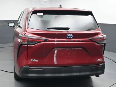 2021 Toyota Sienna LE 8 Passenger Van - Photo 6