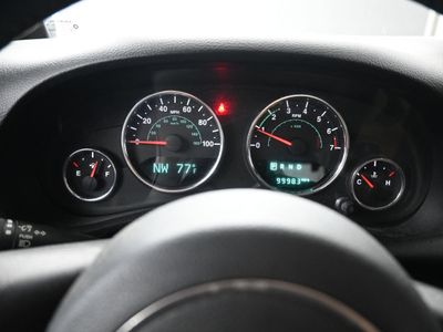 2012 Jeep Wrangler Unlimited Sahara SUV - Photo 9