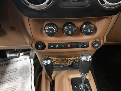 2012 Jeep Wrangler Unlimited Sahara SUV - Photo 14