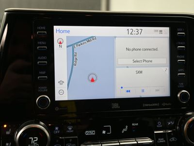 2020 Toyota Highlander Hybrid Limited SUV — photo 11 view