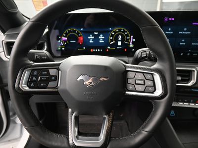 2025 Ford Mustang Coupe - Photo 10