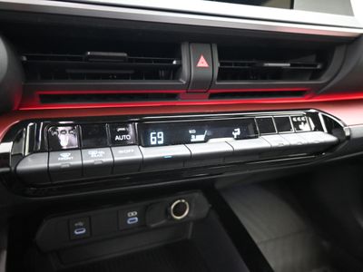 2024 Toyota Prius Prime XSE Hatchback - Photo 13
