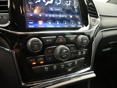 2020 Jeep Grand Cherokee Limited SUV - Photo 13