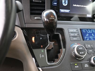 2017 Toyota Sienna XLE 8 Passenger Van Passenger Van - Photo 14