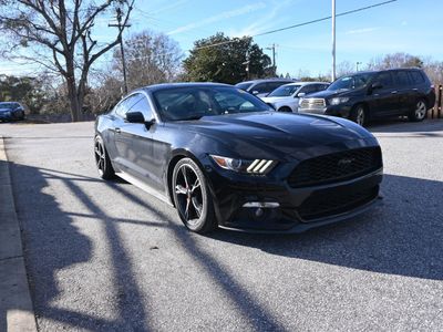 2017 Ford Mustang Coupe - Photo 2