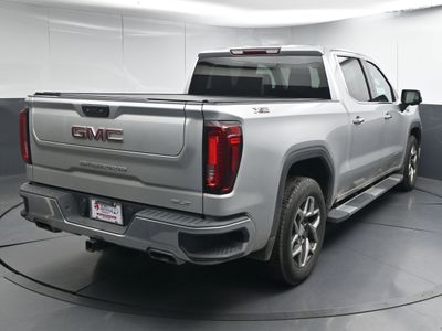 2022 GMC Sierra 1500 SLT Truck Crew Cab — interior view