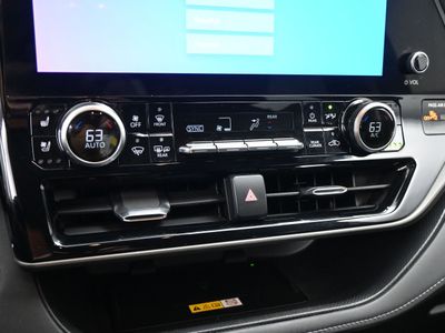 2023 Toyota Highlander L SUV - Photo 13